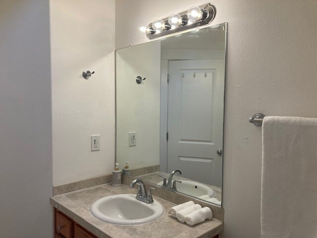 Hallway Bathroom - 8822 SE Brooklyn St