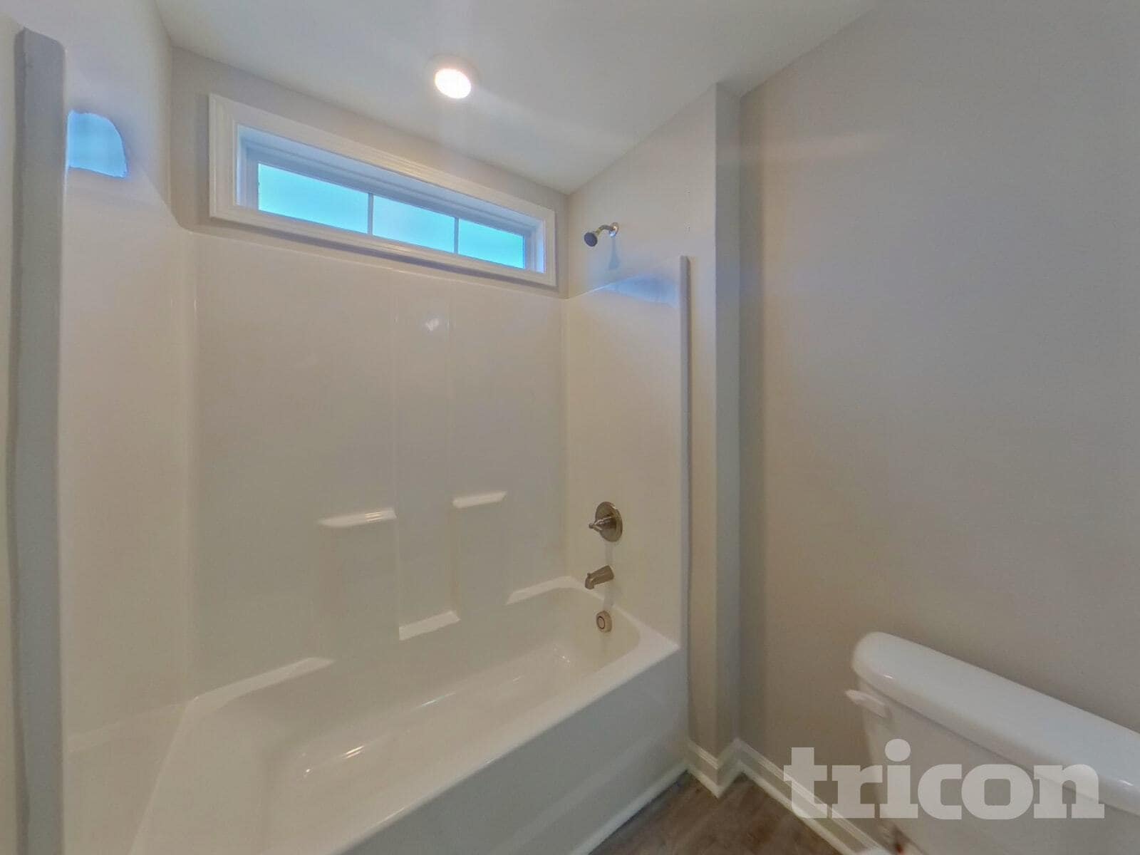 Building Photo - 607 Roseridge Dr