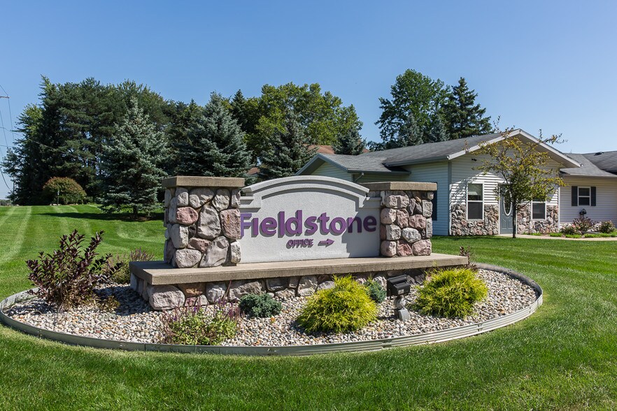 Fieldstone Apartments 6020 W Fieldstone Hills Dr Caledonia MI 49316