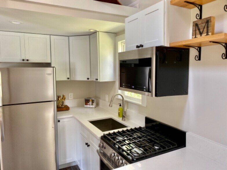 Building Photo - 40 Fillow St