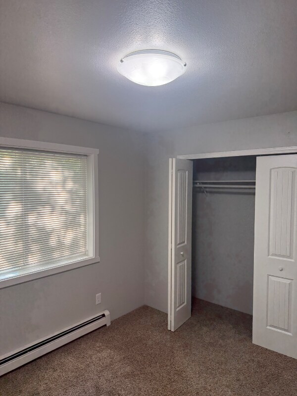 Building Photo - 551 N Robin Cir