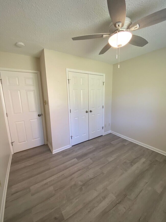 Building Photo - North AVL - Totally renovated 2 bedroom, 1...