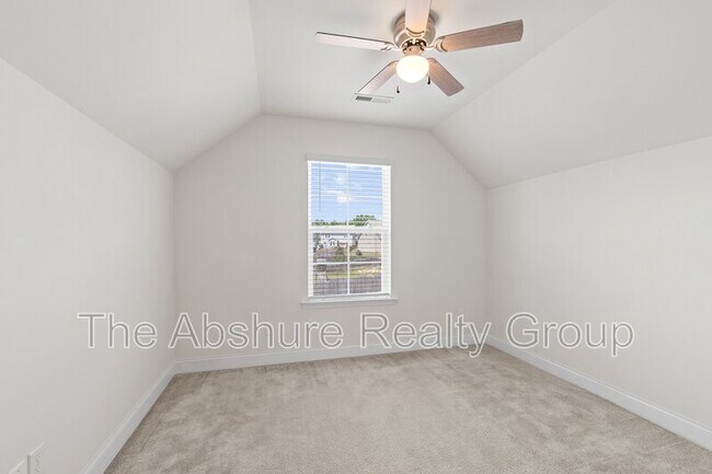 Building Photo - 404 Avery Glenn Way