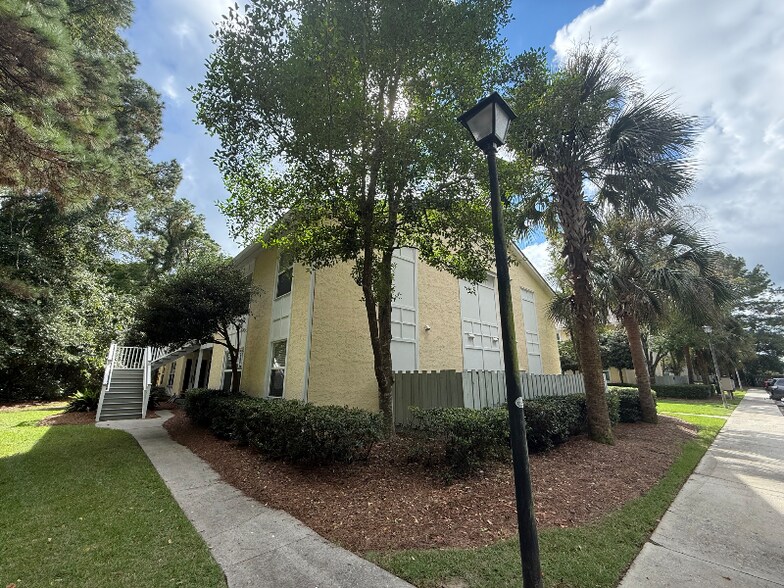 Building Photo - 341 W Coleman Blvd