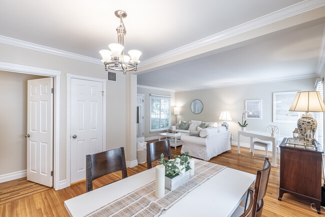 Building Photo - 1412 Kelton Ave