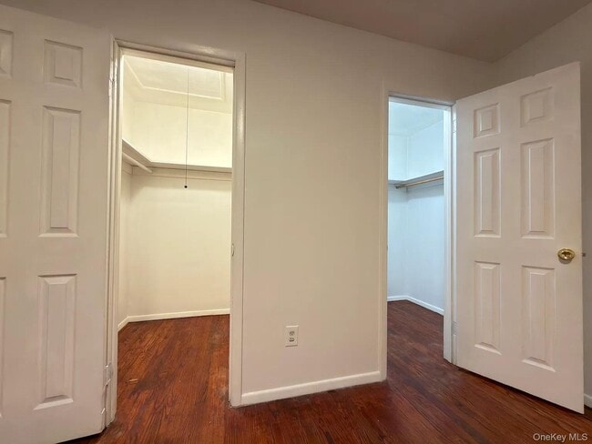 Building Photo - 18 Bedford Ave