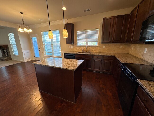 Building Photo - 4464 Grove Landing Dr