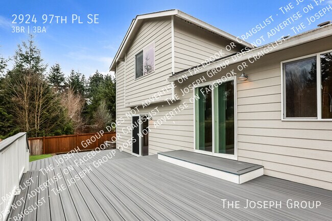 Building Photo - 2924 97th Pl SE