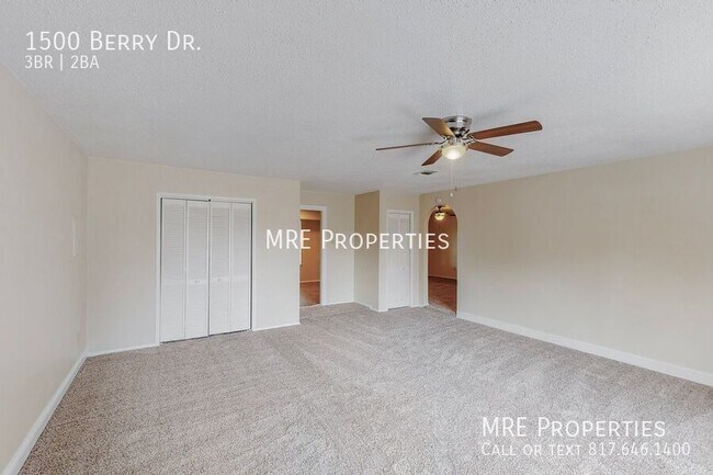 Building Photo - 1500 Berry Dr