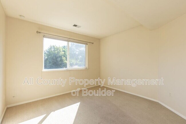 Building Photo - 5550 Stonewall Pl