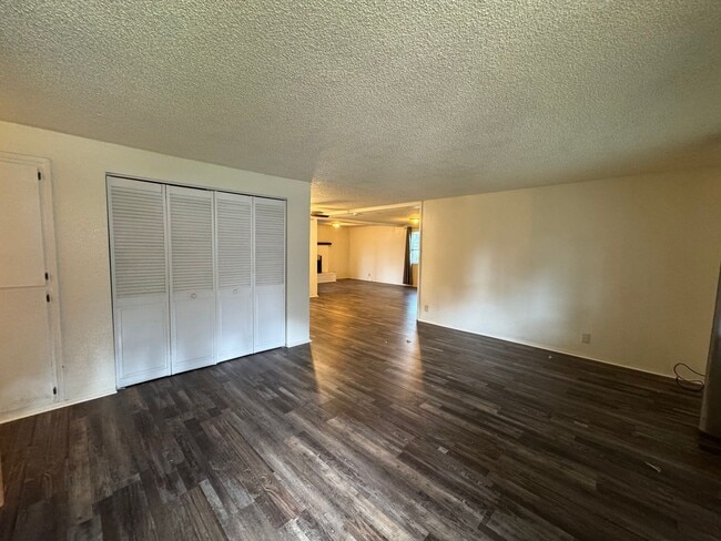 Building Photo - 3 Bedroom 2 Bath House in Santa Clara Area