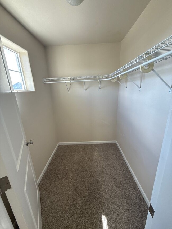 Building Photo - DOG CONSIDERED!! 3 Bdrm House, Gas Heat/Fi...