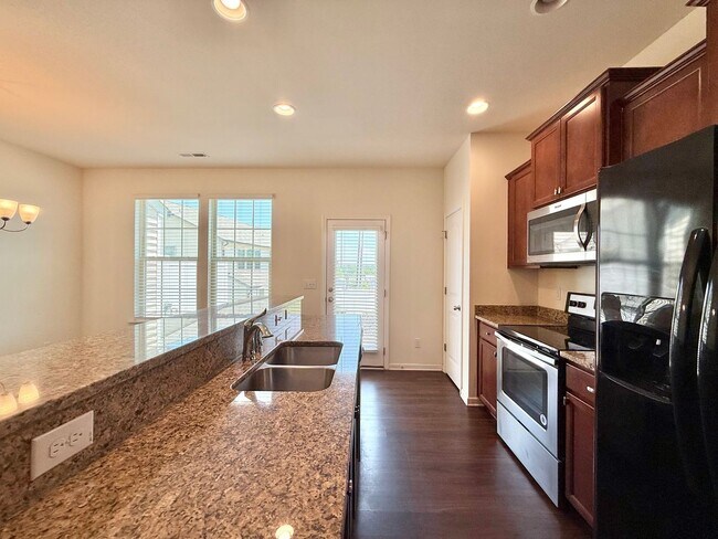 Building Photo - Excellent 3BD, 2.5BA Clayton Townhome Near...