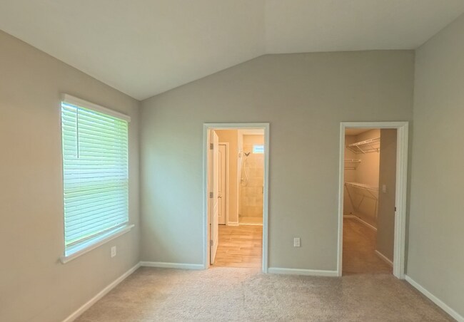 Building Photo - 70409 Winding River Dr
