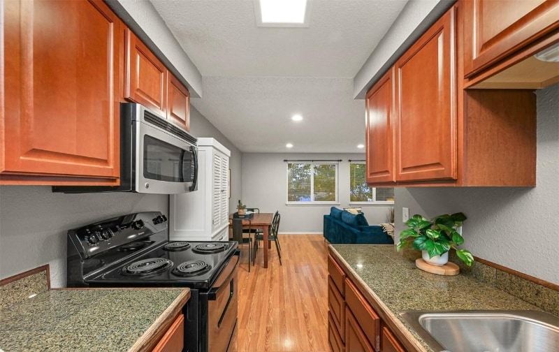 Building Photo - 1234Grant St