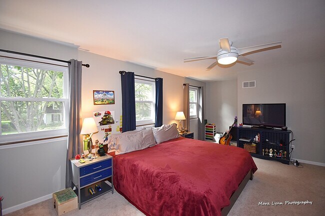 Building Photo - 9 S Northampton Dr