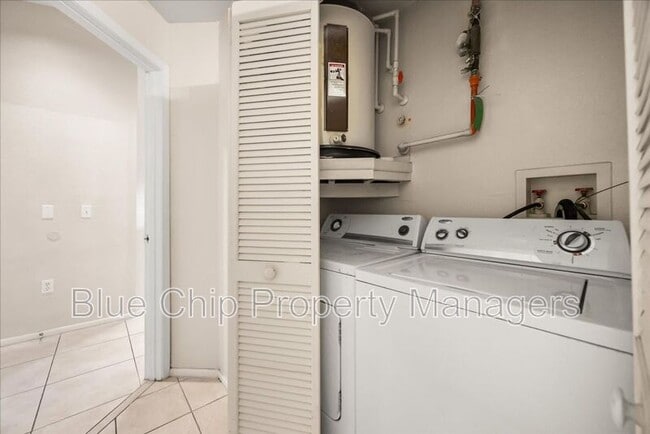 Building Photo - 7809 Sugar Bend Dr