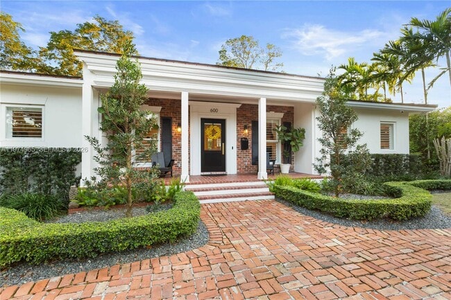 Building Photo - 600 San Lorenzo Ave