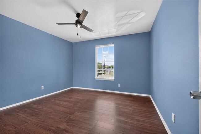 Building Photo - 7205 Beechnut St