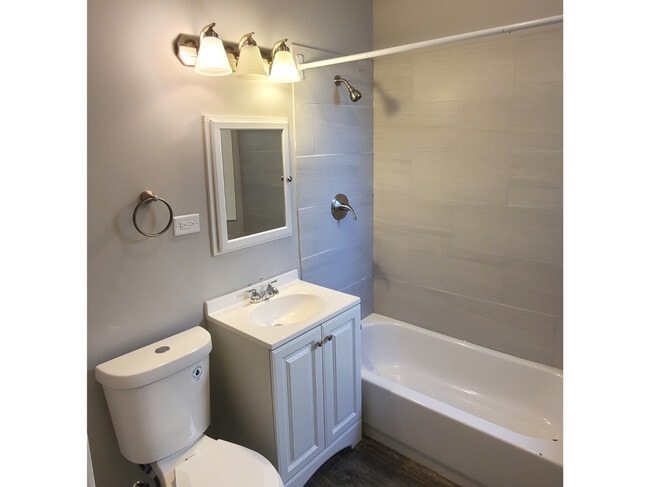 Building Photo - 4920 W Potomac Ave