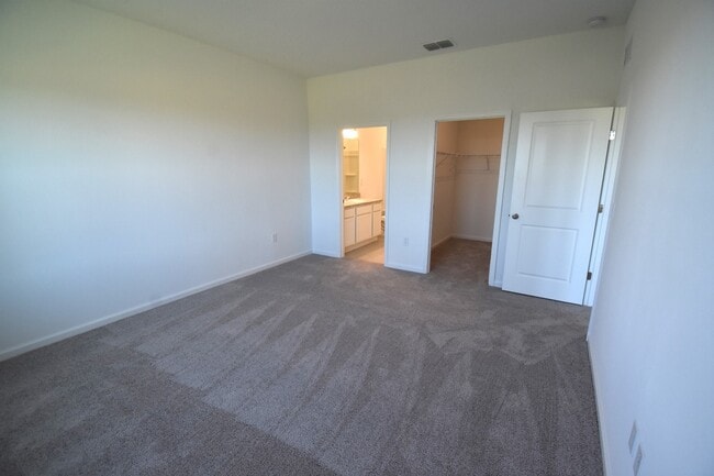 Building Photo - 2090 Gold Dust Dr