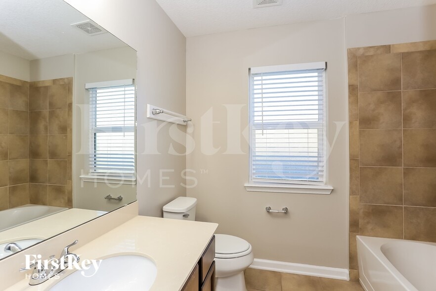 Building Photo - 86041 Aladdins Way