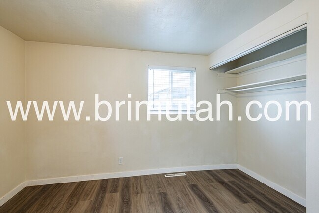 Building Photo - 224 W 400 N
