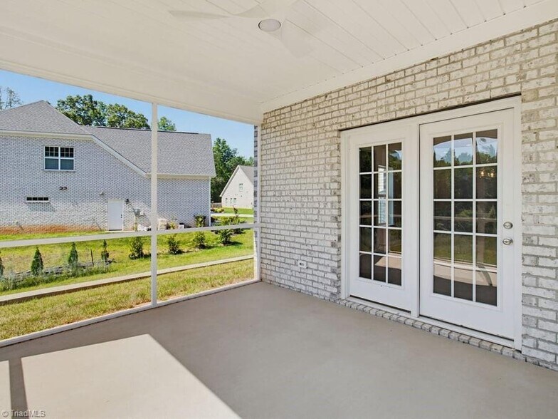 Building Photo - 817 Gibb St