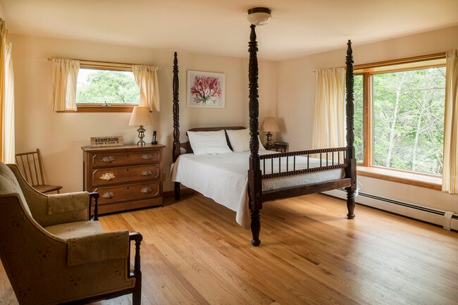 Building Photo - 35 Parsons Beach Rd