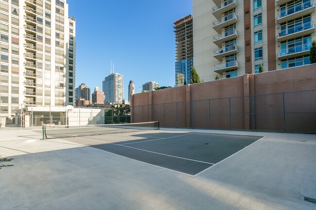 Building Photo - 1212 N Wells St