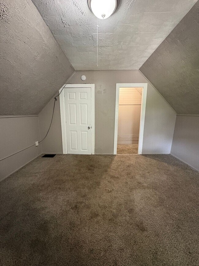 Building Photo - 59 Oakman St