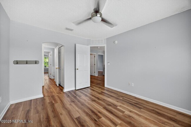 Building Photo - 9281 Sharnbrook Ln