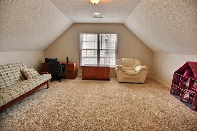 Building Photo - 773 Bradley Cove