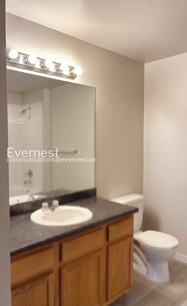 Building Photo - 3 Bed & 2 Bath Condo in Fort Collins / Coming Soon!