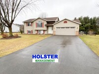 Building Photo - 3-Bedroom, 2-Bath Raised Ranch Home in Wes...