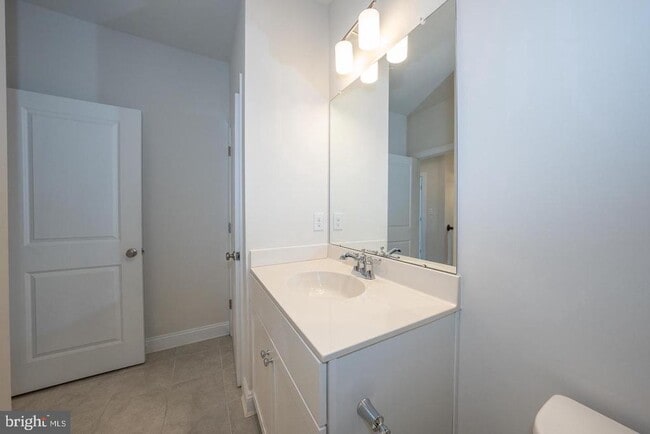 Building Photo - 220 Charles Ellis Dr