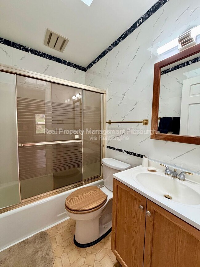 Building Photo - 400 Patterson Rd