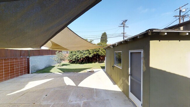 Building Photo - 3758 Tuller Ave