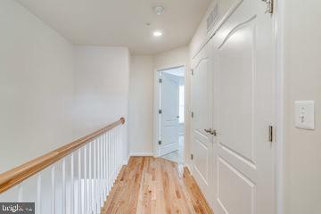 Building Photo - 612 Totten Pl NE