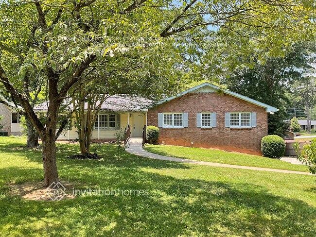 Building Photo - 680 Foxcroft Cir SE