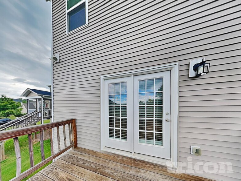 Building Photo - 120 Dunnsmore Dr