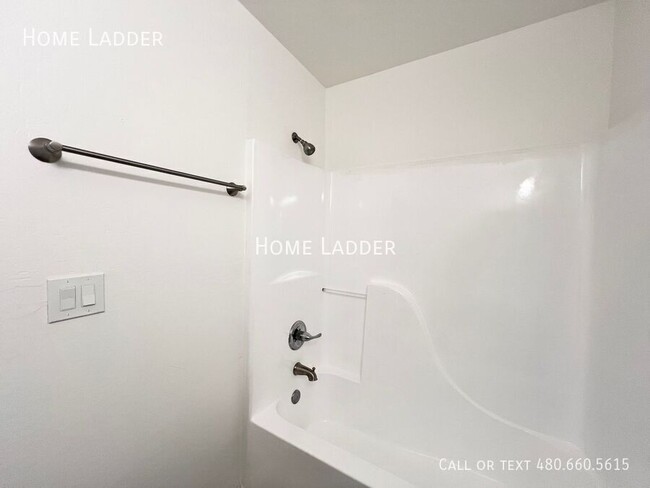 Building Photo - 440 Florence Heights Dr