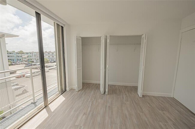 Building Photo - 468 Golden Isles Dr