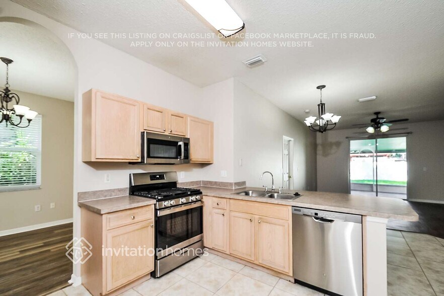 Building Photo - 932 Grand Canyon Dr