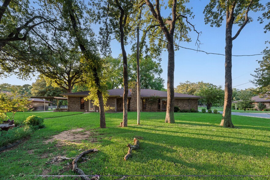 Building Photo - 763 Moore Rd