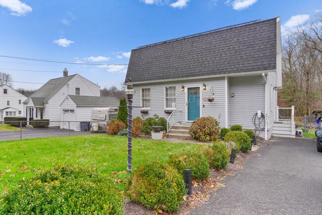 Building Photo - 253 Porter Ave