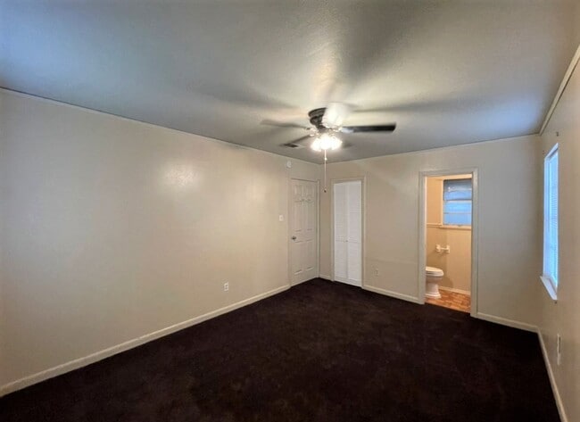 Building Photo - 5030 Stardust Dr