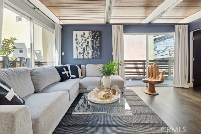 Building Photo - 6713 E Ocean Blvd