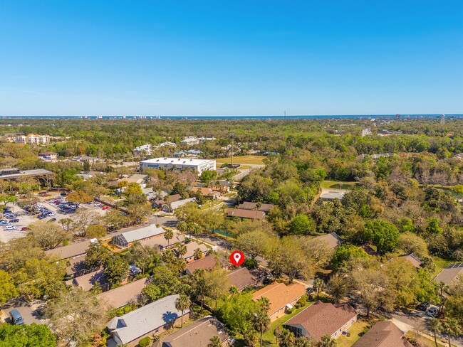 Building Photo - Renovated Brick Home in Gated Community