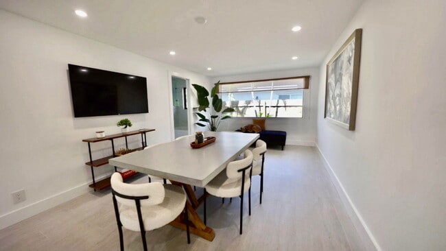 Building Photo - Northeast 27th Avenue, Pompano Beach, FL 33062 - 3 BR 3 BA single-family home